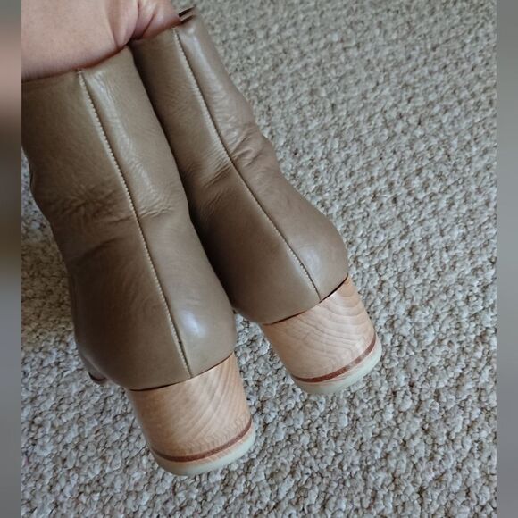 Coclico Taupe Leather Ankle Boots size 37.5